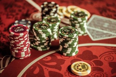 Live dealer studio layout for blackjack roulette and baccarat on mobile